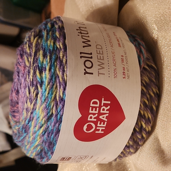 Red heart yarn - Picture 2 of 5